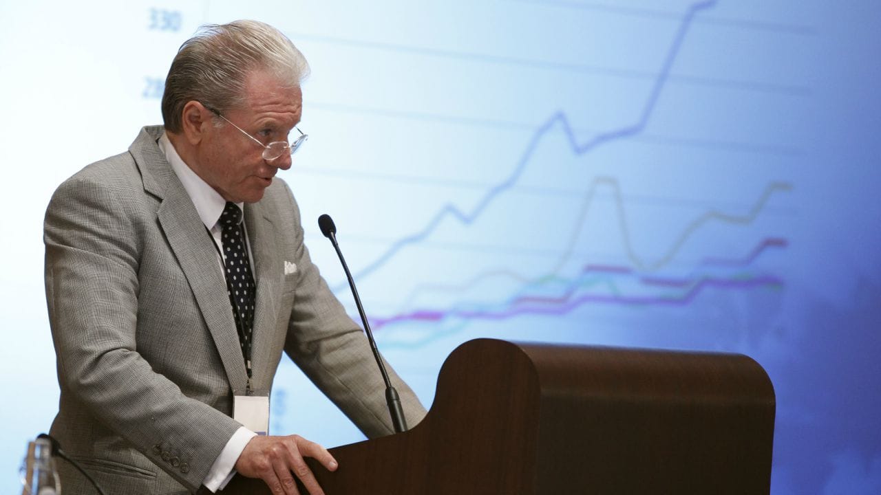 Counting billionaires: College dropouts who made it big | Moneycontrol News