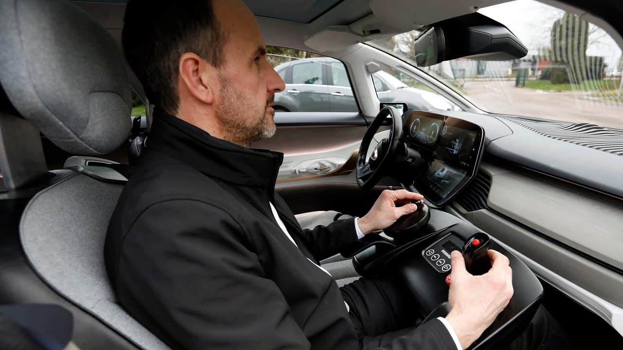 Apple files patent for AR windshield for self-driving cars