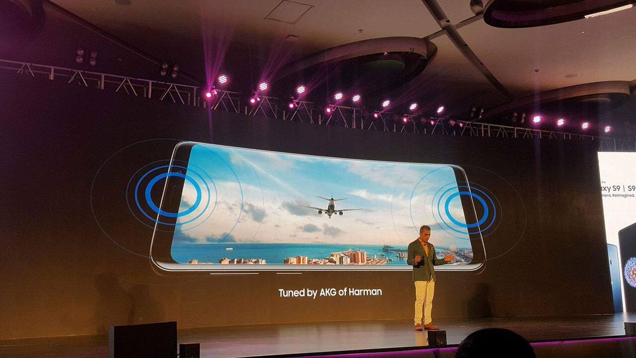 The S9 has an aluminium frame with glass front and back finish. It comes with a display of resolution 1440*2960 pixels and 18.5:9 aspect ratio. (Twitter/Samsung Mobile India)