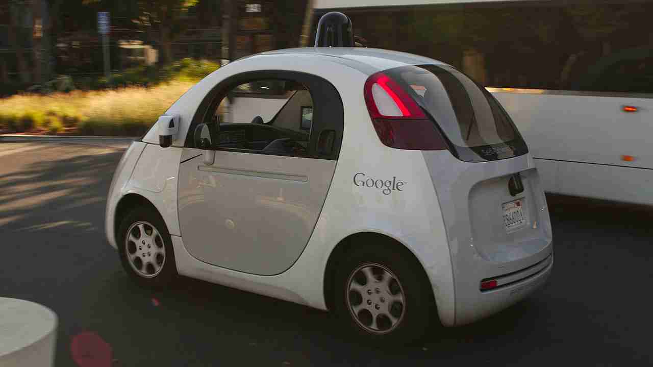 Self-driving cars | Despite few accidents the self-driving cars have been involved in lately, their testing has been going pretty smoothly, more or less. Almost all major carmakers are developing and perfecting the technology. The day is not far when we would going on a long ride without fretting over who would be driving the car. (Wikimedia Commons)