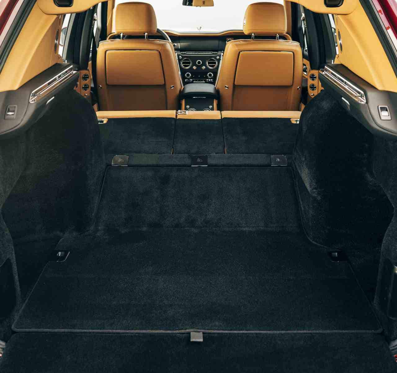 The “three box” design makes the car spacious as well. There is about 22 cubic feet of storage space in back, which Rolls-Royce says should be more than enough for you to stow a “Mark Rothko from the Art Gallery or a newly discovered artefact from the latest archaeological dig.”