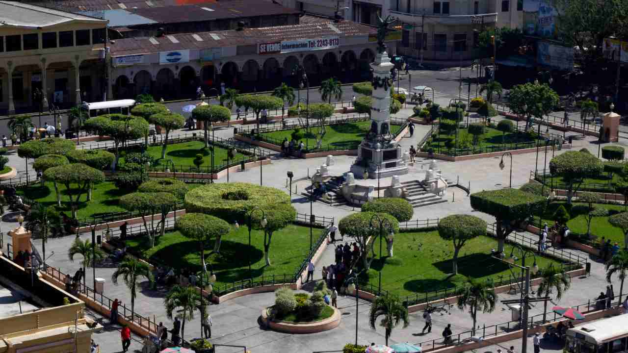 El Salvador | The country is famous for its beaches, water sports and historical sites. Tourist can enter the country by paying $10 and can stay in the country for up to three months. (Image: Reuters)