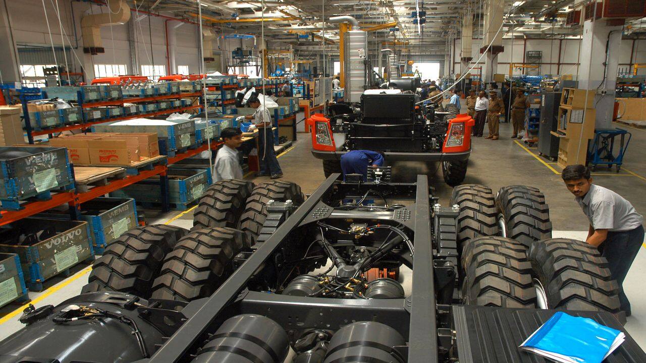 Axle load norms behind dip in demand for new heavy trucks