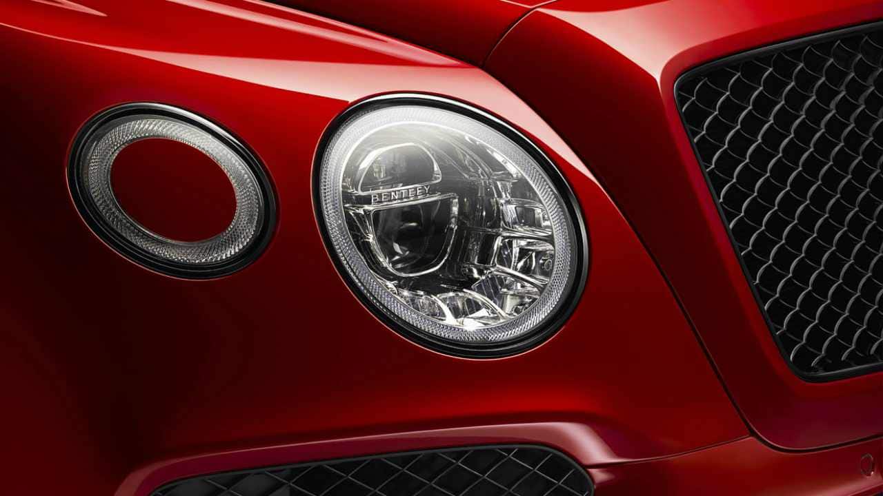 Design wise, the Bentayga V8 shares the same sleek lines as the other models in the Bentayga range, but adds some distinctive features such as a black and chrome radiator matrix grille and two twin-quad tailpipes. The interior cabin is handcrafted with seats available in five colour options. 