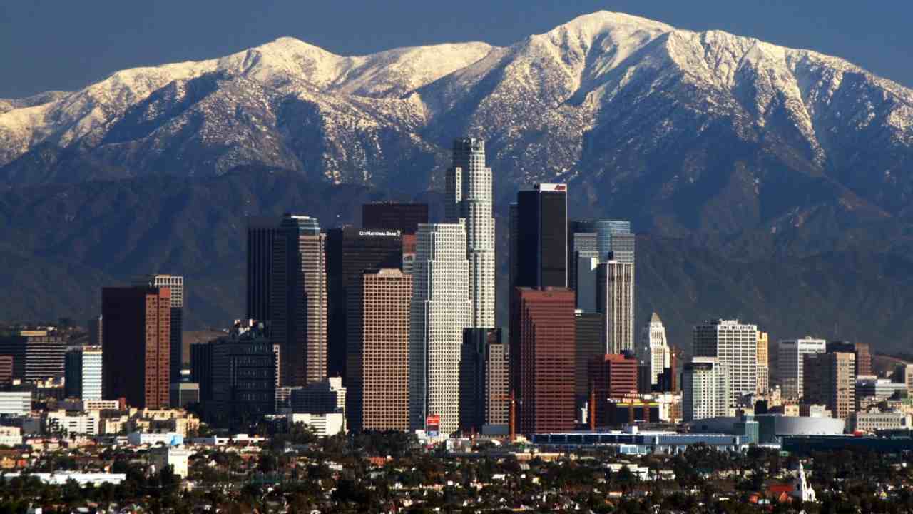 United States | World’s wealthiest country and the largest economy will add 147 billionaires taking its total tally to 884 by 2027. Wealth held by US citizens in 2017 is more than combined wealth held by next four countries. Though, the scene will change drastically as China will reach closer to US wealth in next 10 years. (Los Angeles Skyline- Wikimedia Commons)