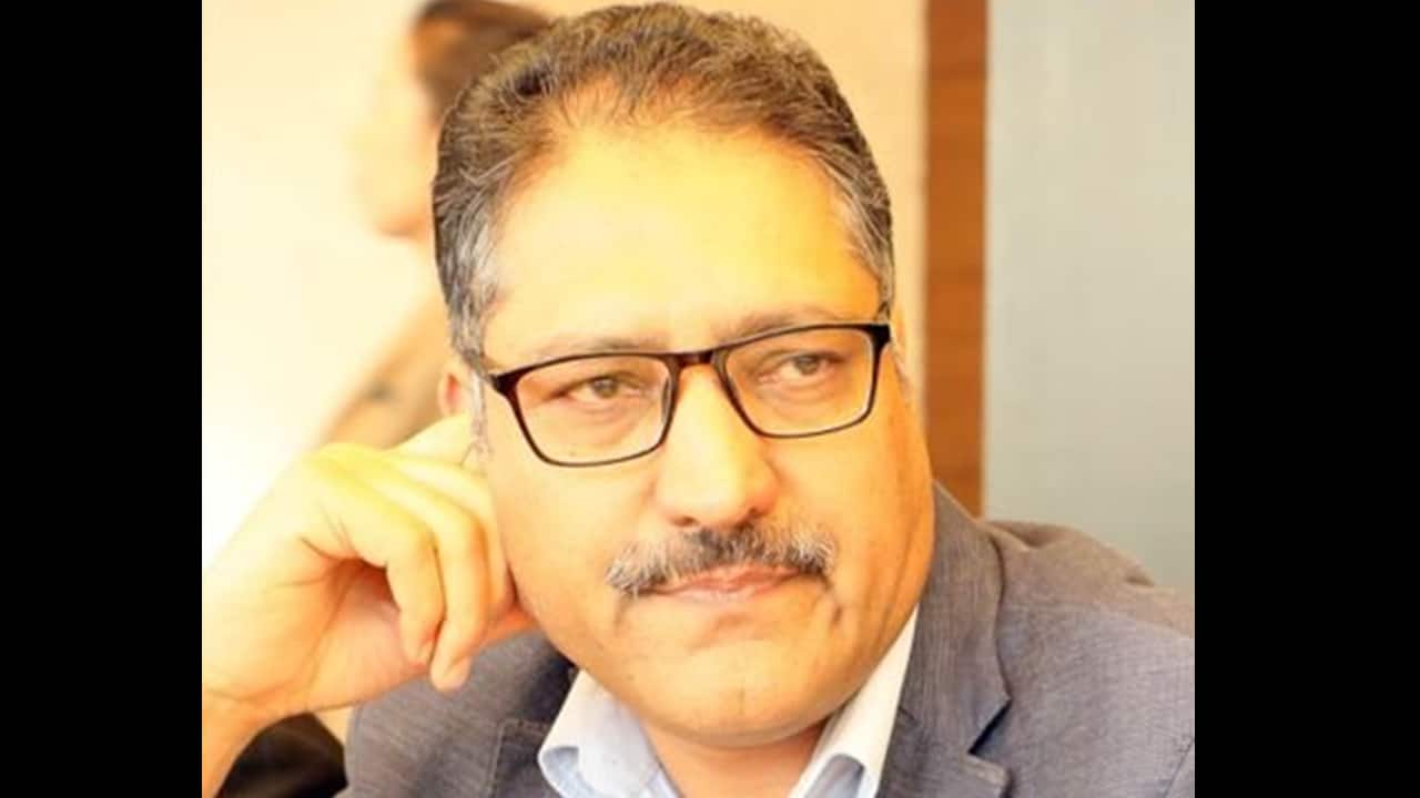 Journalist Shujaat Bukhari killed by gunmen in Srinagar