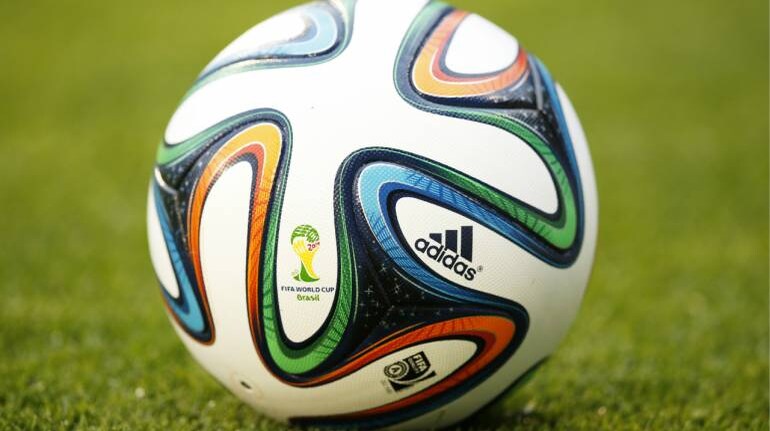 Matchball Adidas Fevernova Omb Football World Cup 2002 Japan South Korea Amazon Co Uk Sports Outdoors