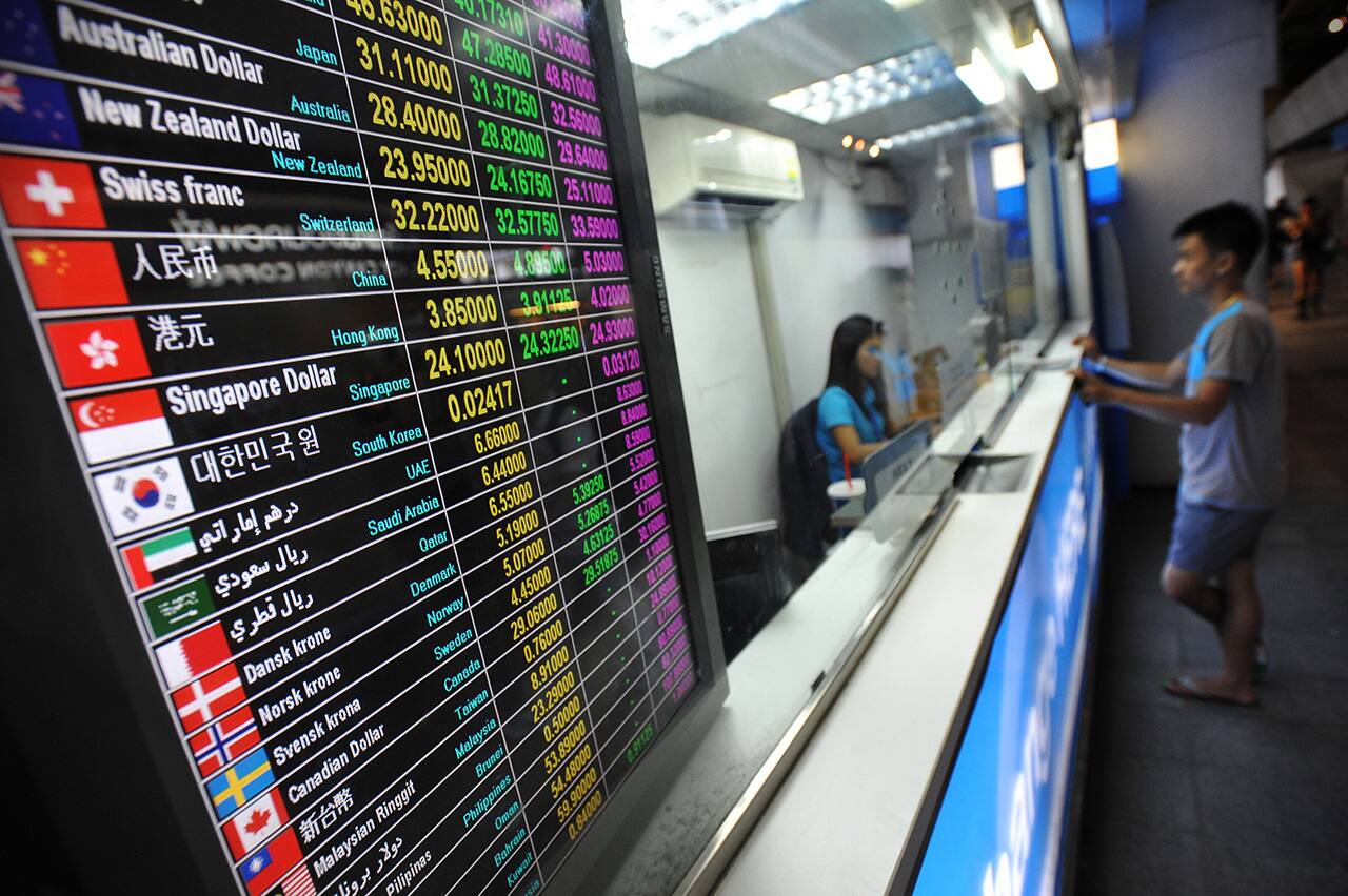 Time matters: Overnight forex can be a nightmare and you may never know how rates turn out. If you are booking flight tickets in advance, make note of currency exchange rates as well. You may end up getting a better rate than a night before your travel. Forex forms an important component of your vacation and ignoring it could mean spending more money unnecessarily. (Image: Shutterstock)