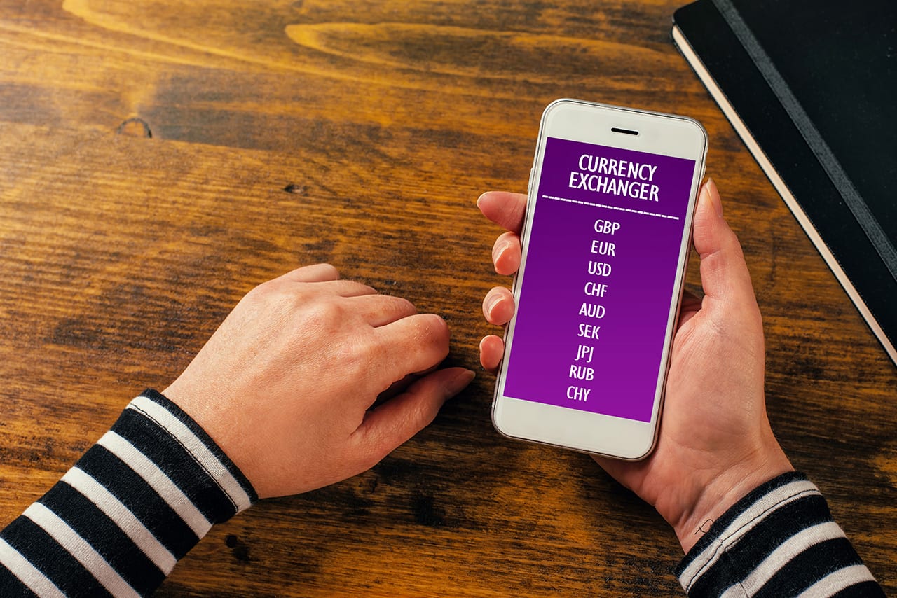 Deals on debit/credit cards: There are many Indian banks that offer great deals on international debit and credit cards. Since everything is online, you can compare the best deals and swipe your card when shopping or eating out at fancy restaurants and stores. It also saves you from carrying cash while travelling. (Image: Shutterstock)