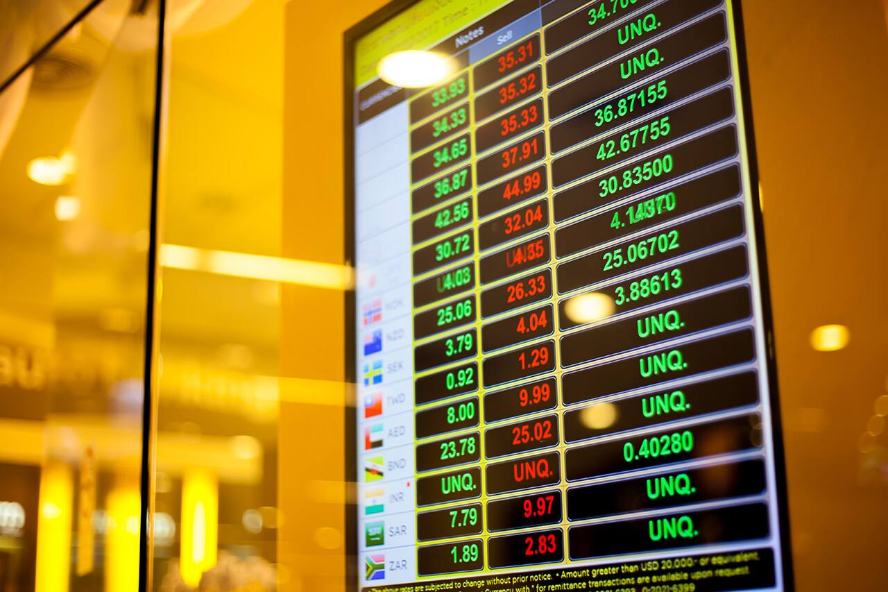 Outlets that convert currency: These small outlets are available in most tourist destinations where currency rates keep fluctuating. Whenever you notice rates are lower, that’s the time you should exchange your money. (Image: Shutterstock)