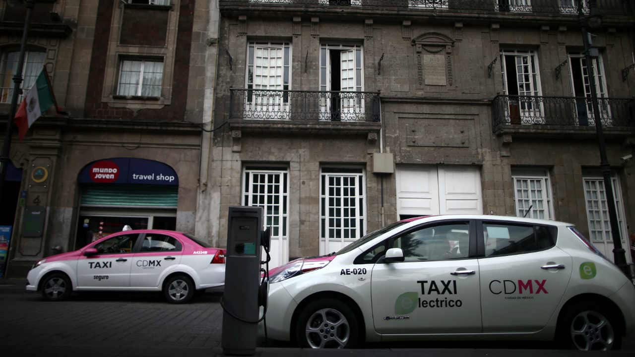 Looking to travel abroad? Here are the most expensive and cheapest taxi