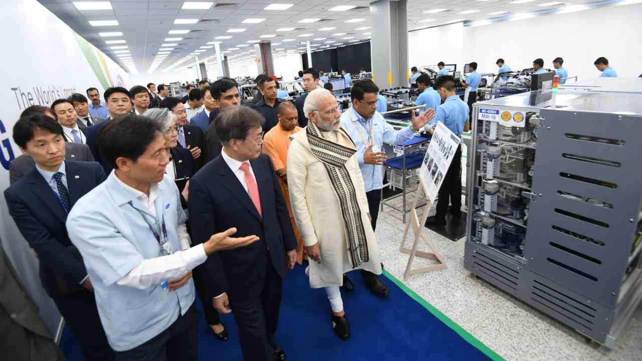 In pictures Samsung opens 'world's largest phone factory' in India