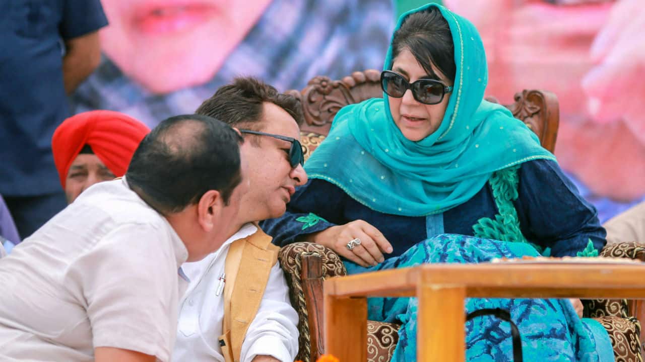 Amid a Twitter exchange, Mehbooba Mufti's emoji skills leave Omar Abdullah impressed