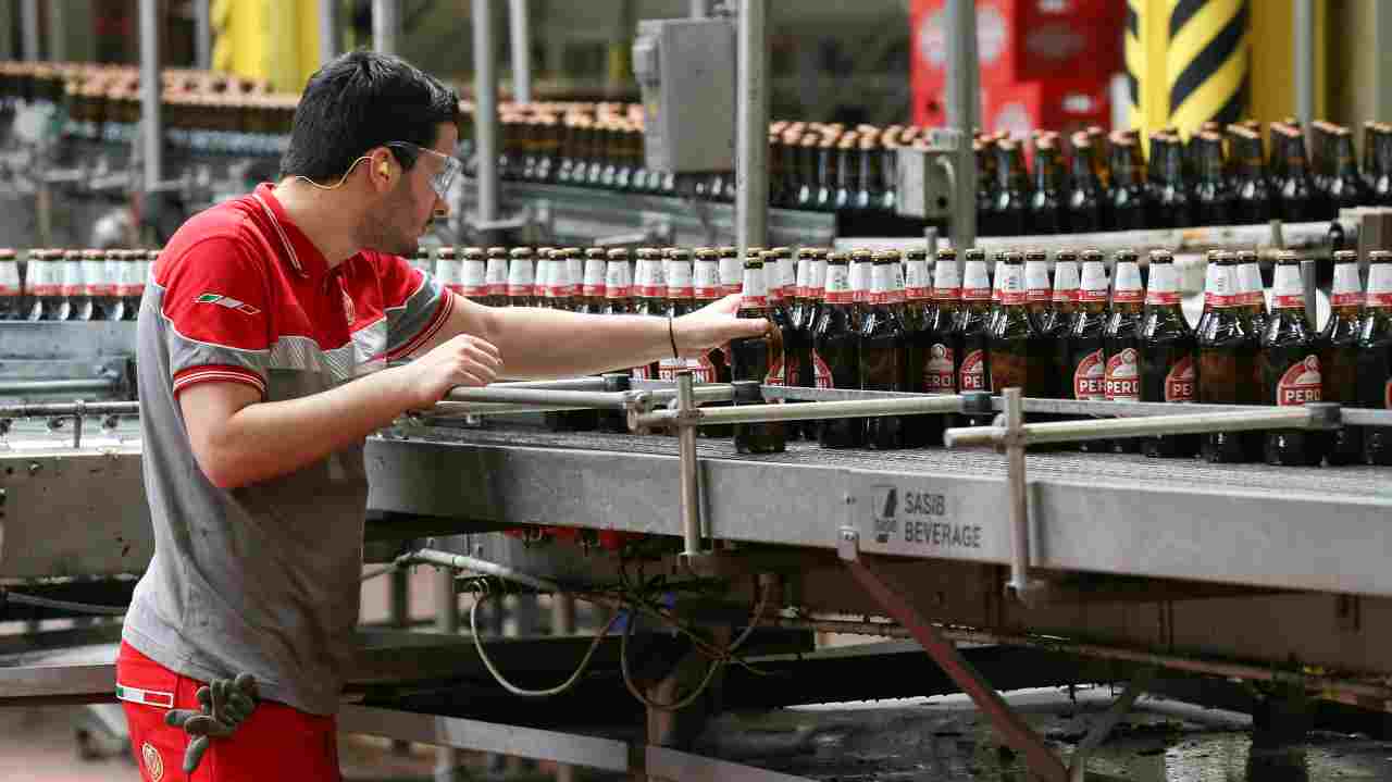 Q6. Which brand was founded as South African Breweries in 1895 to serve a growing market of miners and prospectors in and around Johannesburg. Two years later, it became the first industrial company to list on the Johannesburg Stock Exchange? 
