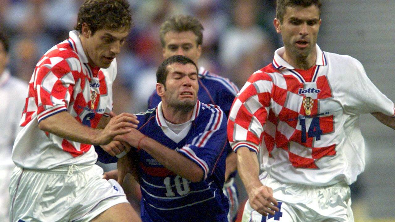 FIFA World Cup 2018: Famous dive in last France-Croatia World Cup match FIFA World Cup 2018: Famous dive in last France-Croatia World Cup match