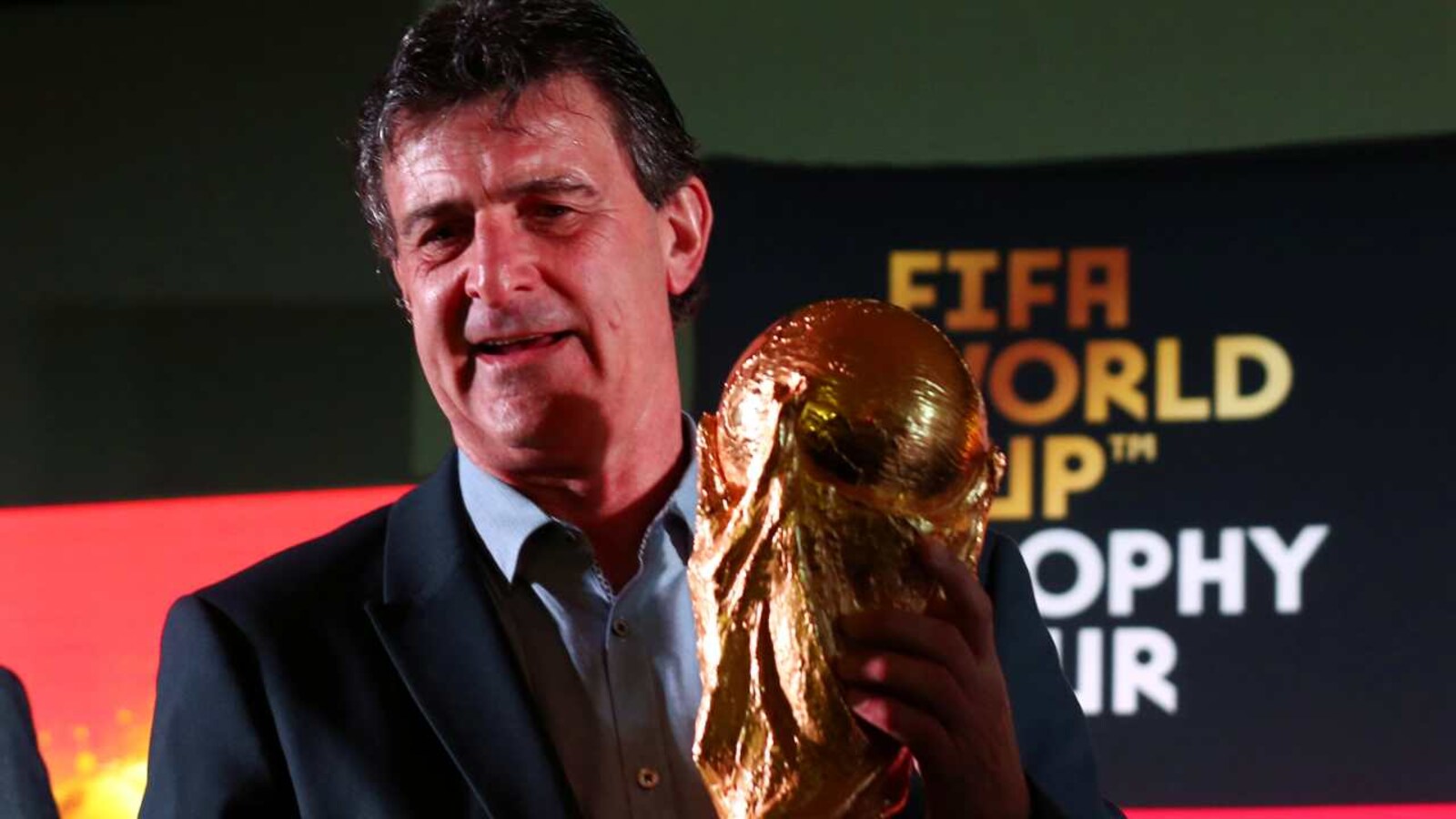 World Cup icons: How fishing helped Mario Kempes return home to