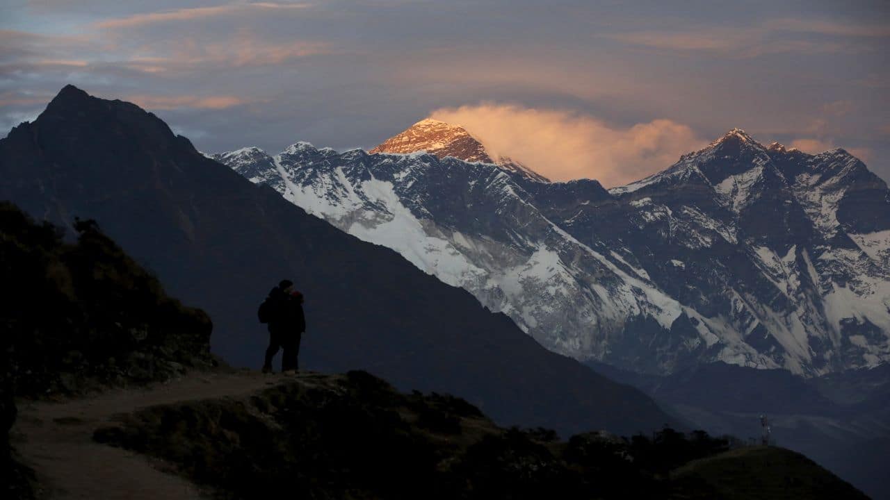 Mt Everest's massive ice loss: 'Mysterious' process behind this alarming trend; snow not melting but ... Mt Everest's massive ice loss: 'Mysterious' process behind this alarming trend; snow not melting but ...