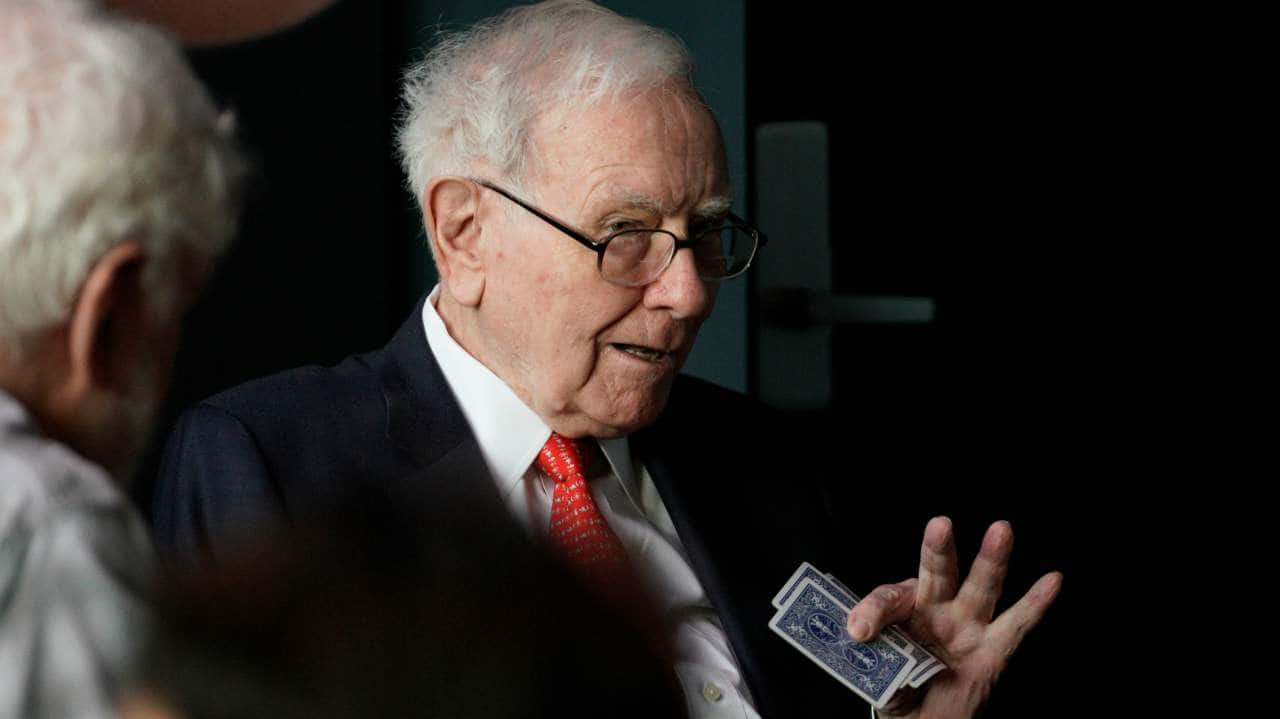 Value Investing: Top 10 Stocks Based On Warren Buffett's Investment ...