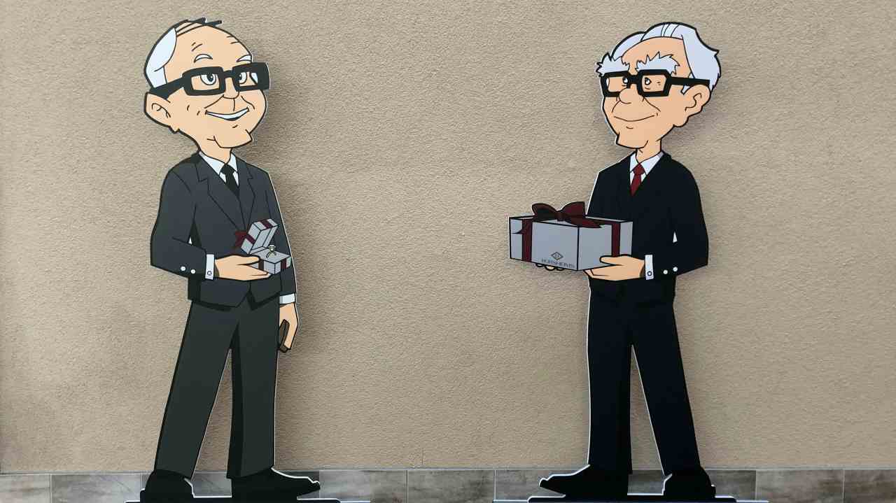 “Someone is sitting in the shade today because someone planted a tree long time ago.” If you sow the seeds in the form of regular investments and let them compound over a long period of time, there is a fair chance that you will see the wealth being created. (Caricatures of Charlie Munger and Warren Buffett, respectively vice chairman and chairman of Berkshire Hathaway Inc, appear outside Borsheims Fine Jewelry in Omaha, Nebraska; Reuters/Jonathan Stempel)