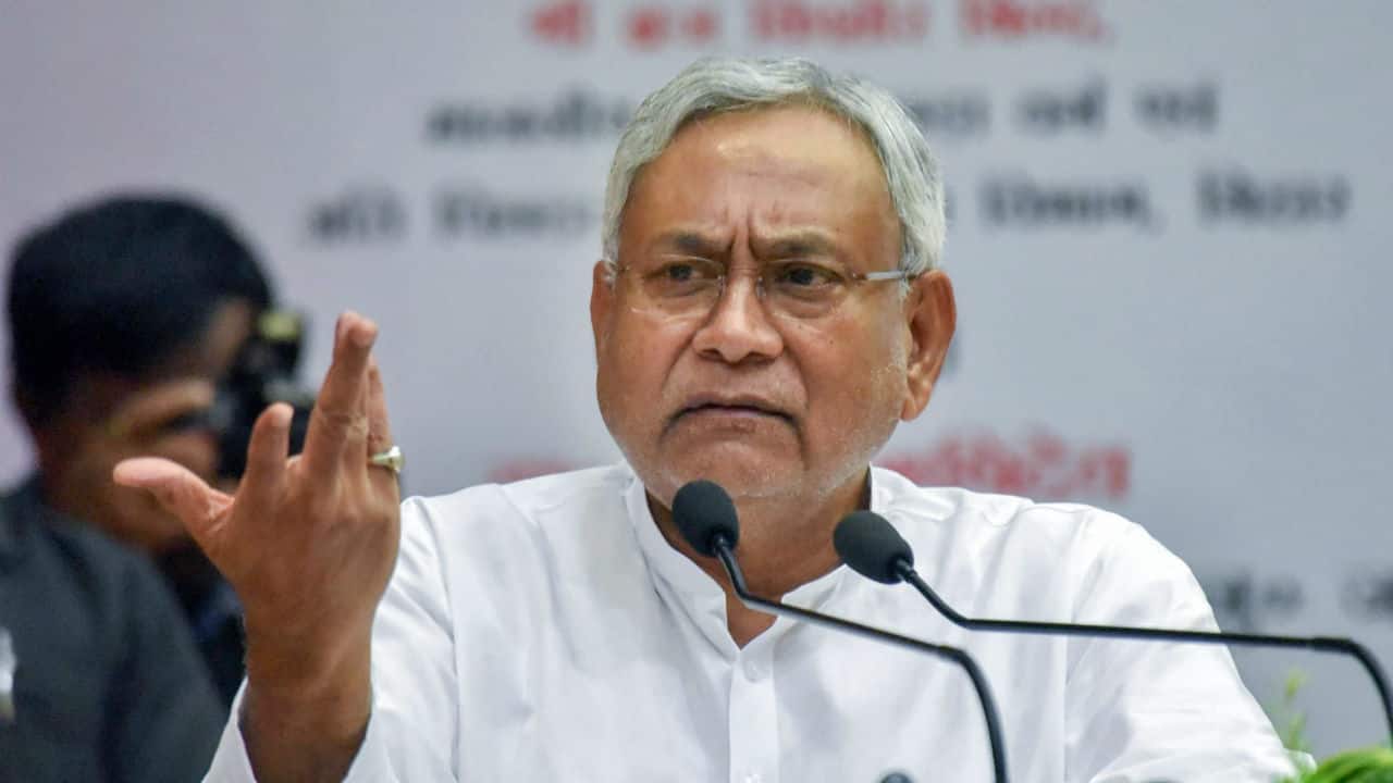 Nitish Kumar slams Lalu for promoting dynasty politics; RJD chief's son, daughter hit back - Vimarsana News