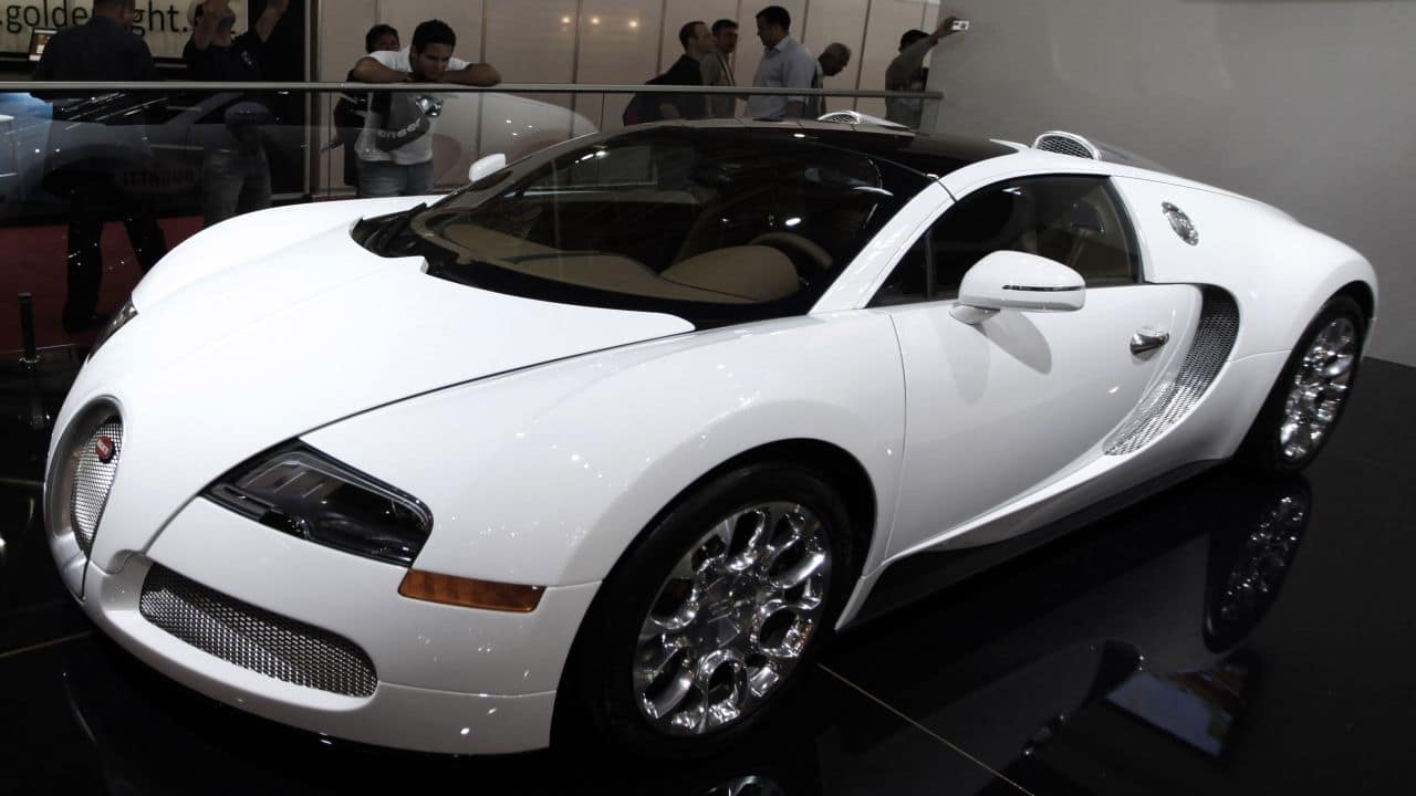 Expensive car перевод. Bugatti Veyron цена 2022.