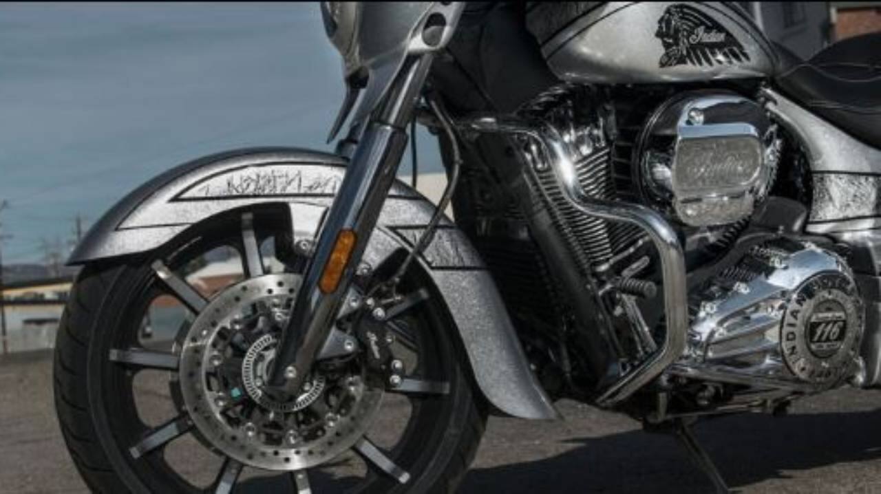 Comfort seems to be the top priority with the 2018 Indian Chieftain Elite as it comes loaded with features such as adjustable passenger floorboard which is made of aluminum billet, flare power windshield, cruise control, remote-locking saddlebags, keyless start, leather seats as well as highway bar. Comfort seems to be the top priority with the 2018 Indian Chieftain Elite as it comes loaded with features such as adjustable passenger floorboard which is made of aluminum billet, flare power windshield, cruise control, remote-locking saddlebags, keyless start, leather seats as well as highway bar.