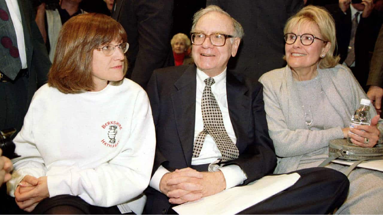 From 1989 to 1999, Buffett's net worth grew ten times. By the age of 69, his net worth was $36 billion. (Pictured here with his wife and daughter in 1997. Image: Reuters)