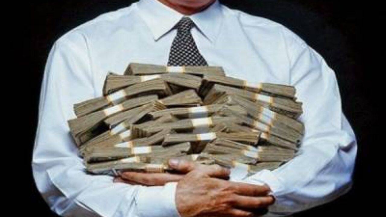 CEOs of top US companies made 312 times more than their workers in 2017