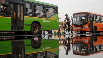 Iranian woman forgets purse on bus, $1,600 stolen; helper arrested in Delhi