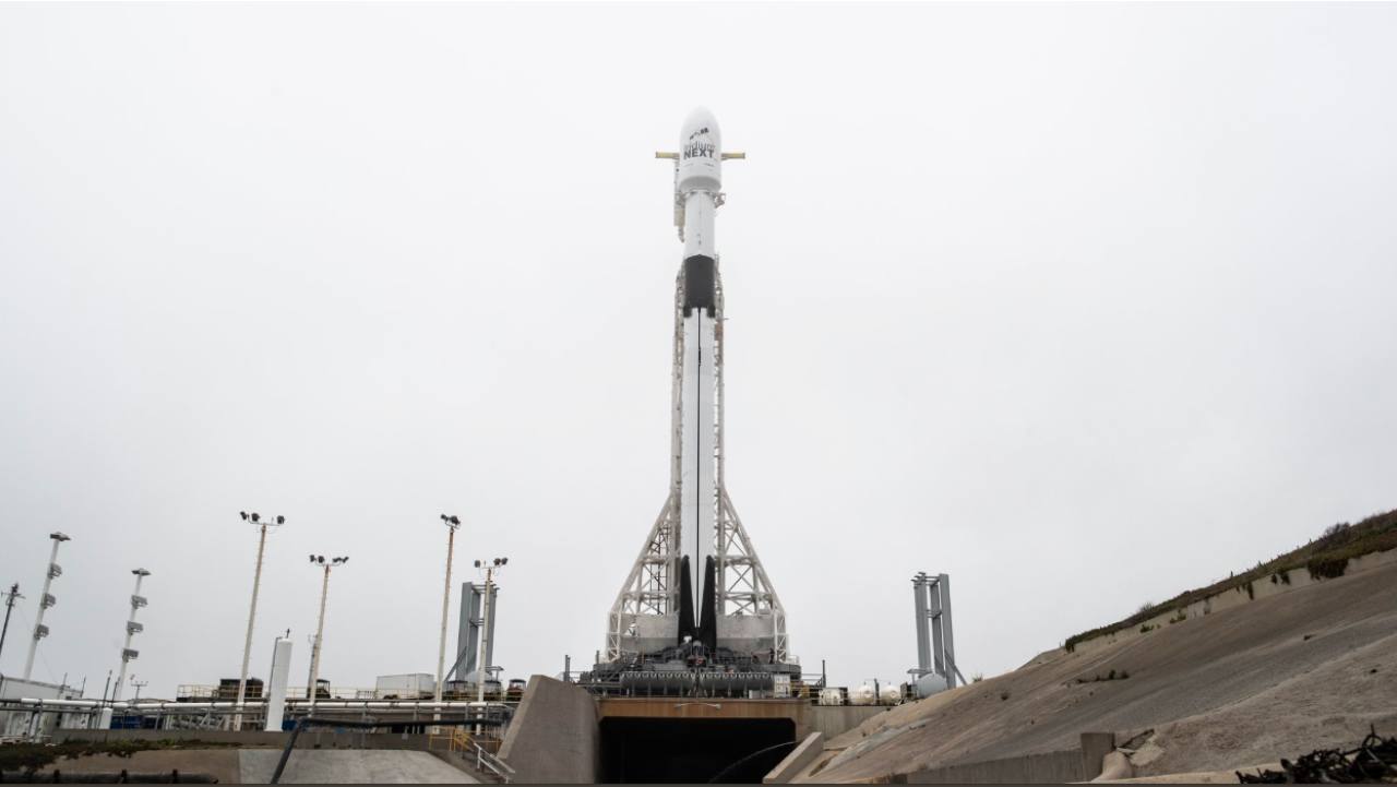 Making space a private affair | In 2010, SpaceX became the first private company to successfully launch, orbit, and return a spacecraft to Earth. (Image: SpaceX)