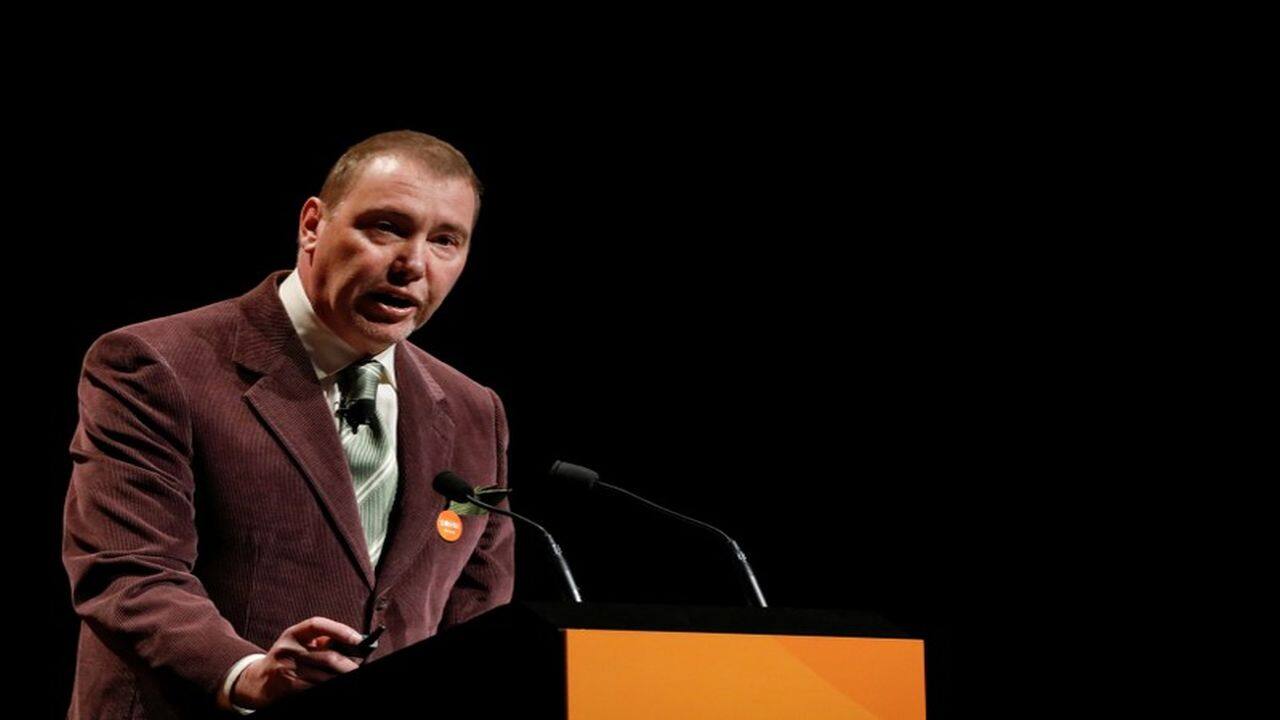 Jeffrey Gundlach warns of ‘imminent recession’ amid yield curve move
