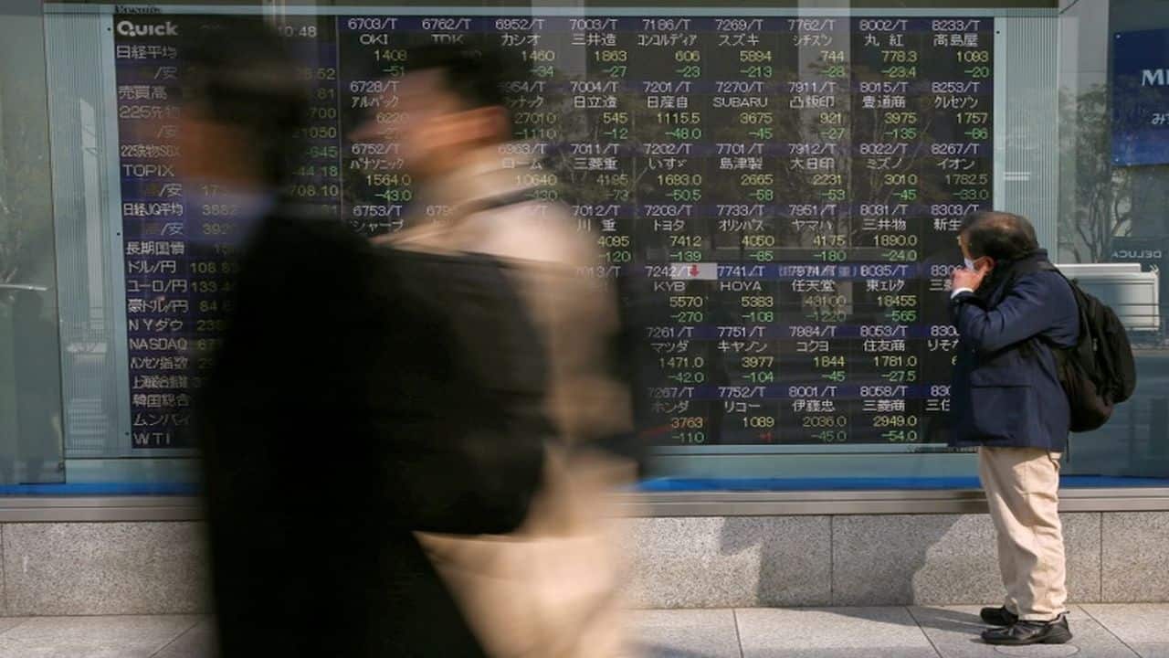 Investors hunt for hedges as war shatters decades-old strategies