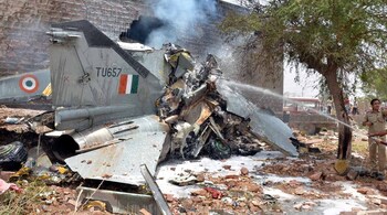 IAF's MiG 27 crashes near Jodhpur, pilots safe - YouTube
YouTube
IAF's MiG 27 crashes near Jodhpur, pilots safe