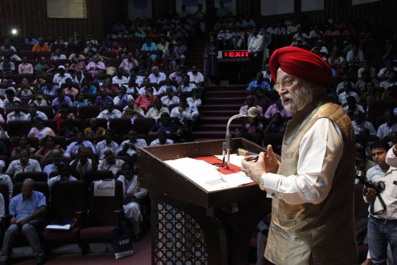 All DDA policies to 'go through as planned': Hardeep Puri