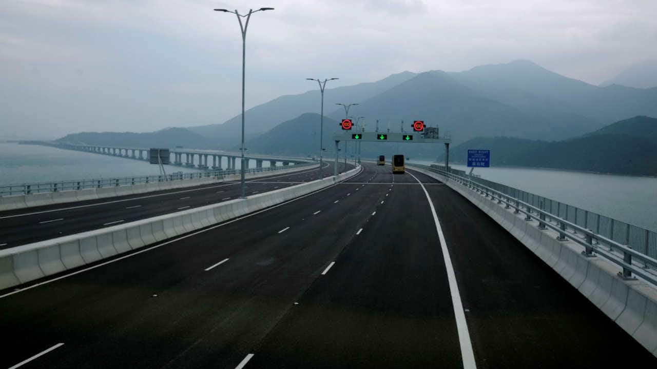 It will reduce travel time from Hong Kong to Macau and the Chinese city of Zhuhai from a 1 hour 30 minute ferry journey to a 30-minute bus ride. (Image: Reuters)