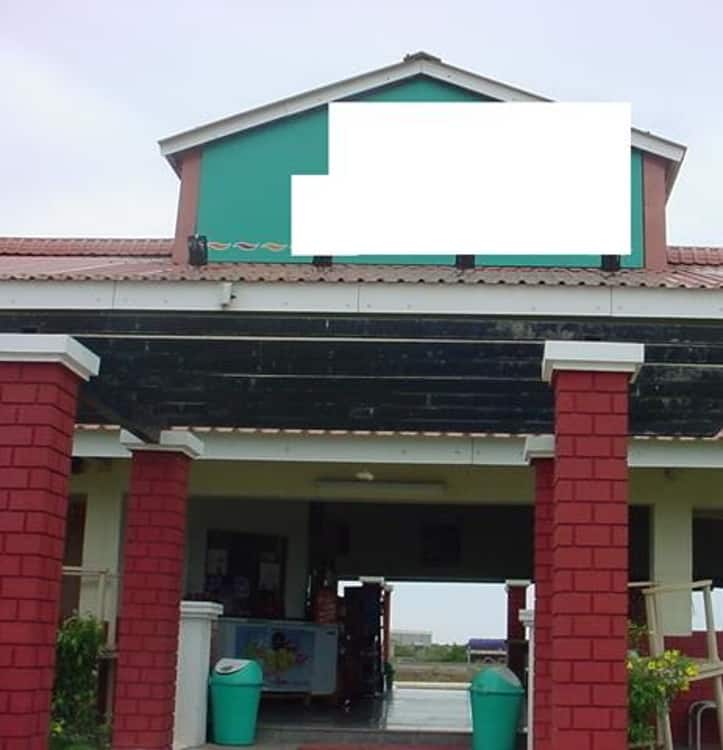 What is the name of these highway hospitality service found in India, that provides a break for the hungry highway traveller? What is the name of these highway hospitality service found in India, that provides a break for the hungry highway traveller?