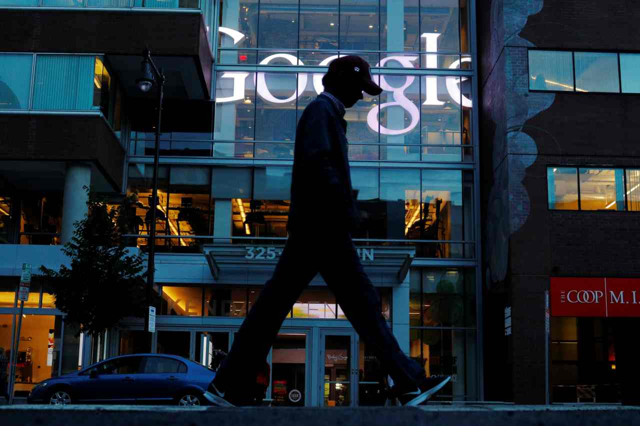 Software glitch led strangers to receive Google users' videos: Report