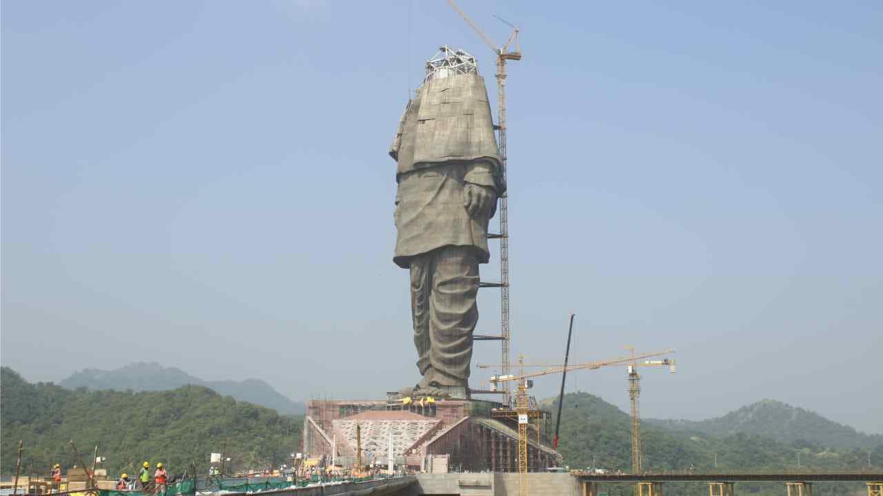 Sculptor Ram Suthar, made a few replicas of the statue and created a 30-feet bronze one that was scanned into electronic data to make the 597-feet (182 meters) Sardar Patel statue. (Image: L&T) Sculptor Ram Suthar, made a few replicas of the statue and created a 30-feet bronze one that was scanned into electronic data to make the 597-feet (182 meters) Sardar Patel statue. (Image: L&T)
