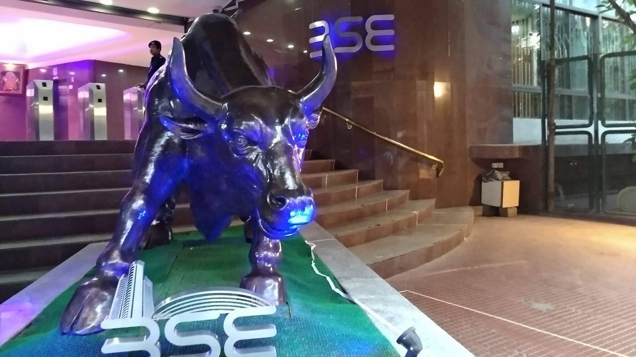 How investors should invest in a market that’s lost touch with reality