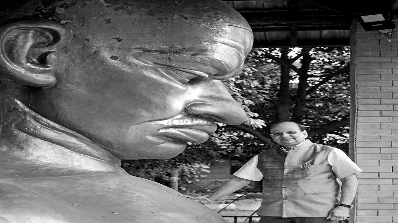 We are eyeing turnover of Rs 5,000 crore by 2020: KVIC Chairman VK Saxena