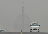 Air quality, visibility drop as winds raising dust sweep Delhi