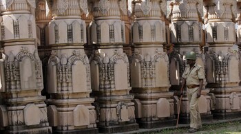 There would be four smaller temples surrounding the main structure. The temple complex will have a prayer hall, lecture hall, educational facility, saints’ residence, hostel and museum.