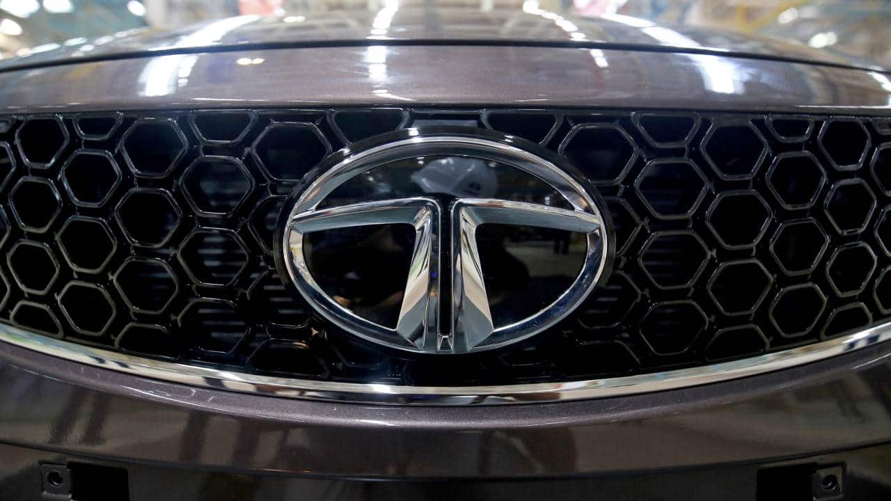 Tata Motors sells 40,407 passenger vehicles in December 2022 - CarWale