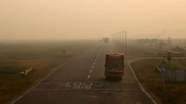 Delhi Air Quality Remains Very Poor Minimum Temperature Drops To 9 8 Degrees Celsius