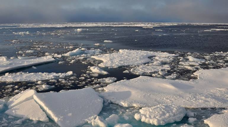 Arctic records hottest temperature ever as mercury soars to 38 ...