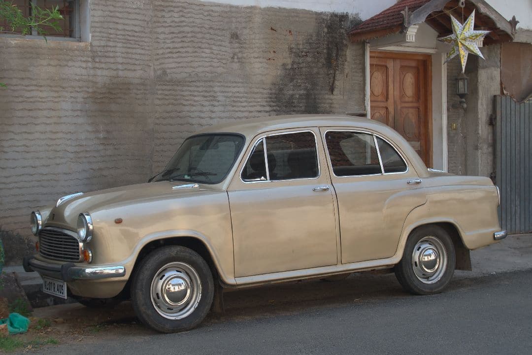 Hindustan_Ambassador,_Cochin_(Rob_Oo)