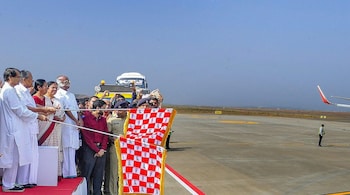 Kannur: Civil Aviation Minister Suresh Prabhu and Kerala Chief Minister Pinarayi Vijayan flag off the first flight during the inaugural ceremony of Kannur International Airport, in Kannur, Sunday, Dec. 9, 2018. (PTI Photo) (PTI12_9_2018_000178B)