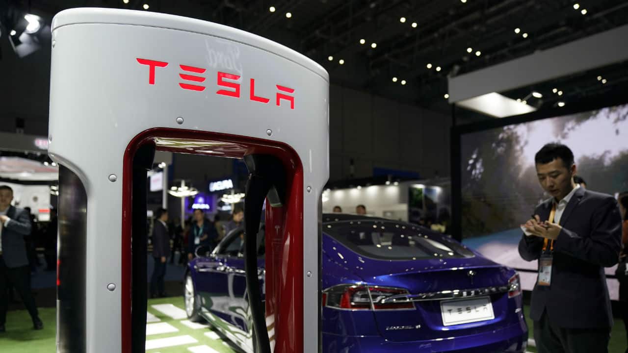 Q1. This individual, who was also ranked 21st on the Forbes list of The World’s Most Powerful People in 2016, is unbelievably a big fan of Bajirao Mastani. He has gone on to show his admiration for the film by sharing a link of Deepika’s Deewani Mastani song on Twitter. That’s not all. He even accompanied his post with a GIF of Ranveer from Malhari and attached two yellow hearts alongside the film’s name. Who is he? (Image: Reuters)