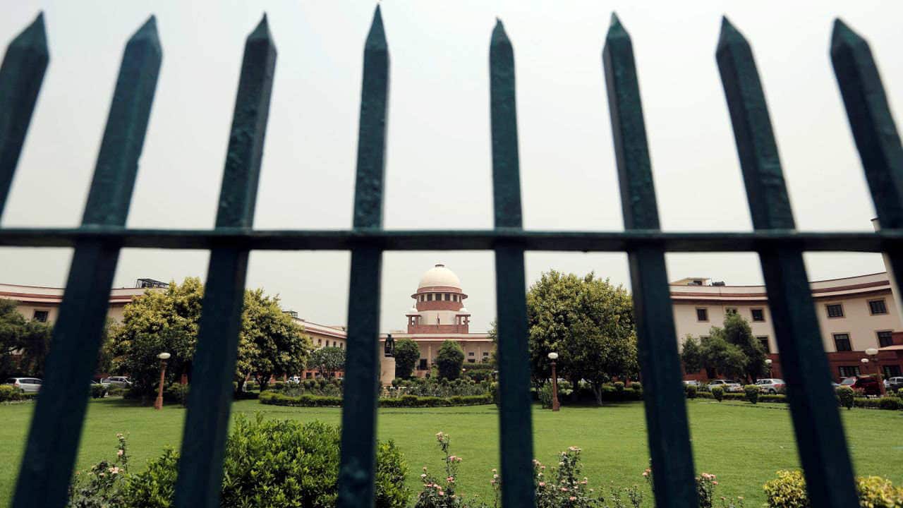 Maharashtra Political Crisis: SC to hear today challenge to Guv notice for floor test