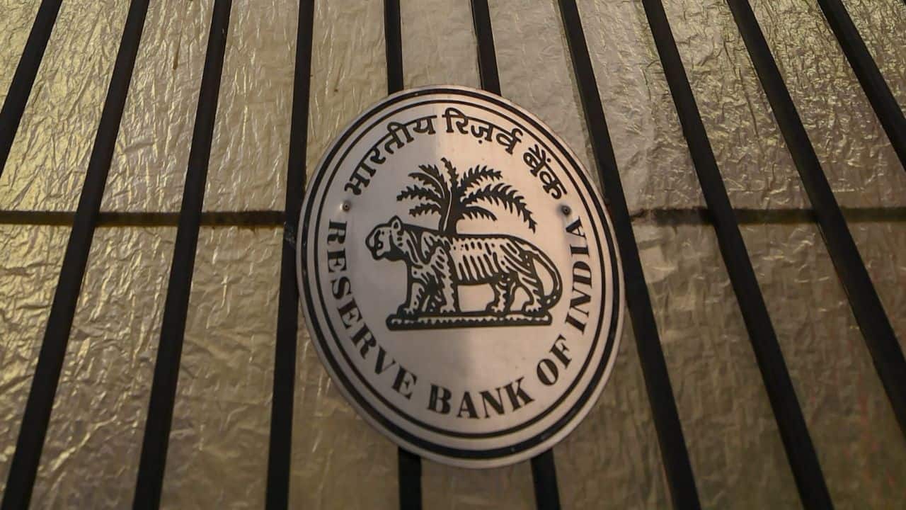 RBI steps in as liquidity deficit widens RBI steps in as liquidity deficit widens